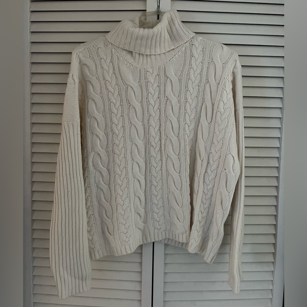 Sweater Turtle Neck